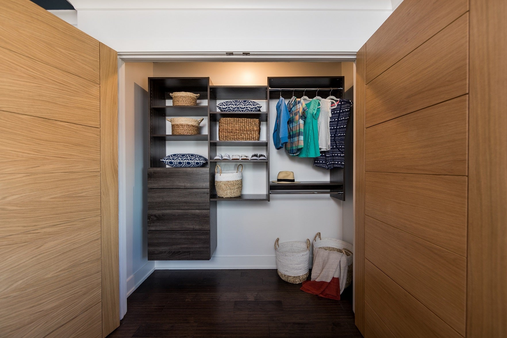 Moving Soon? What a Closet Should Be When You’re Selling and Buying a House