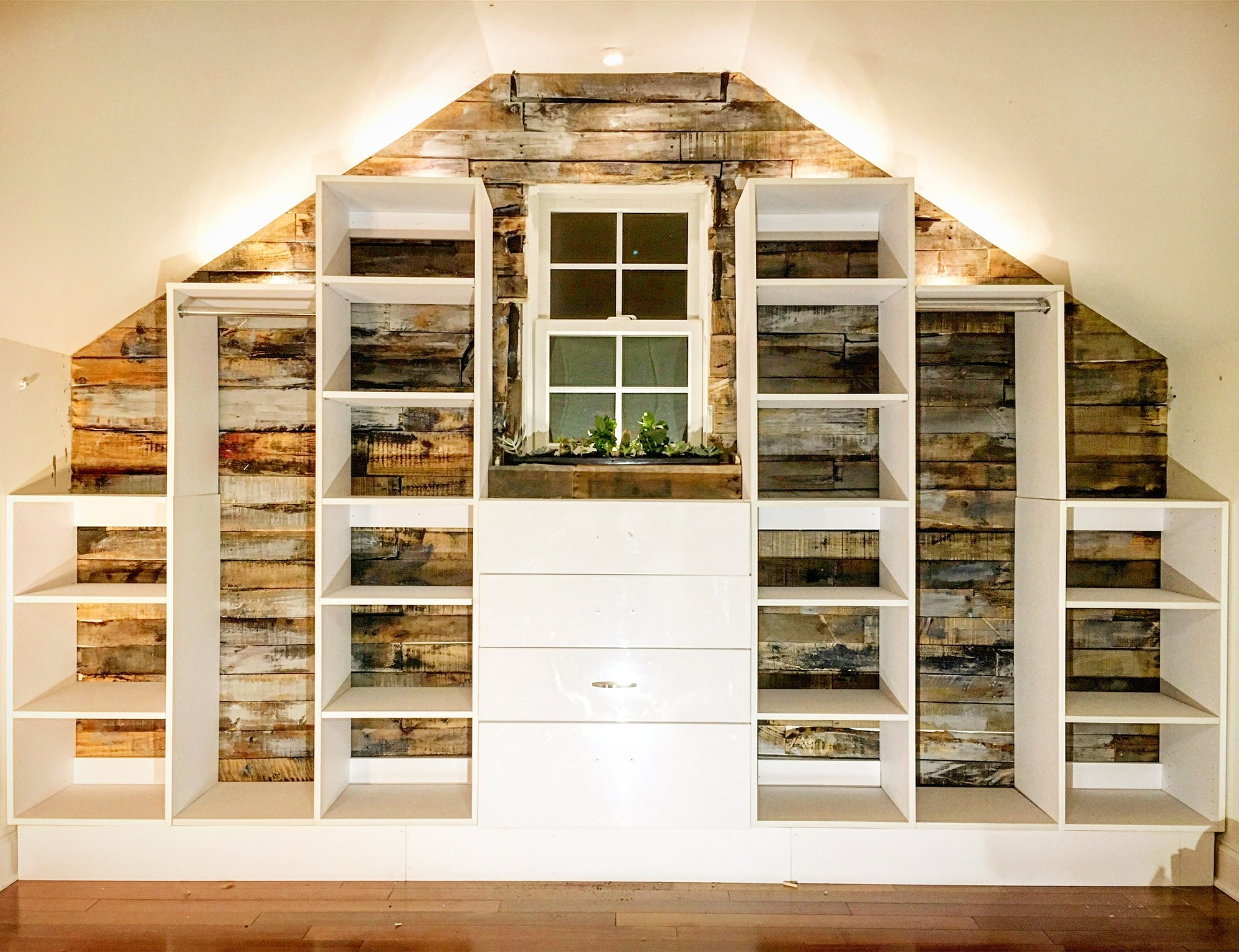 Slanted wall storage discount