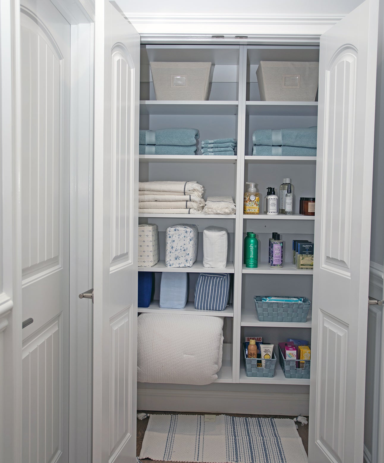 12 Linen Closet Organization Ideas for Easy Access to Essentials