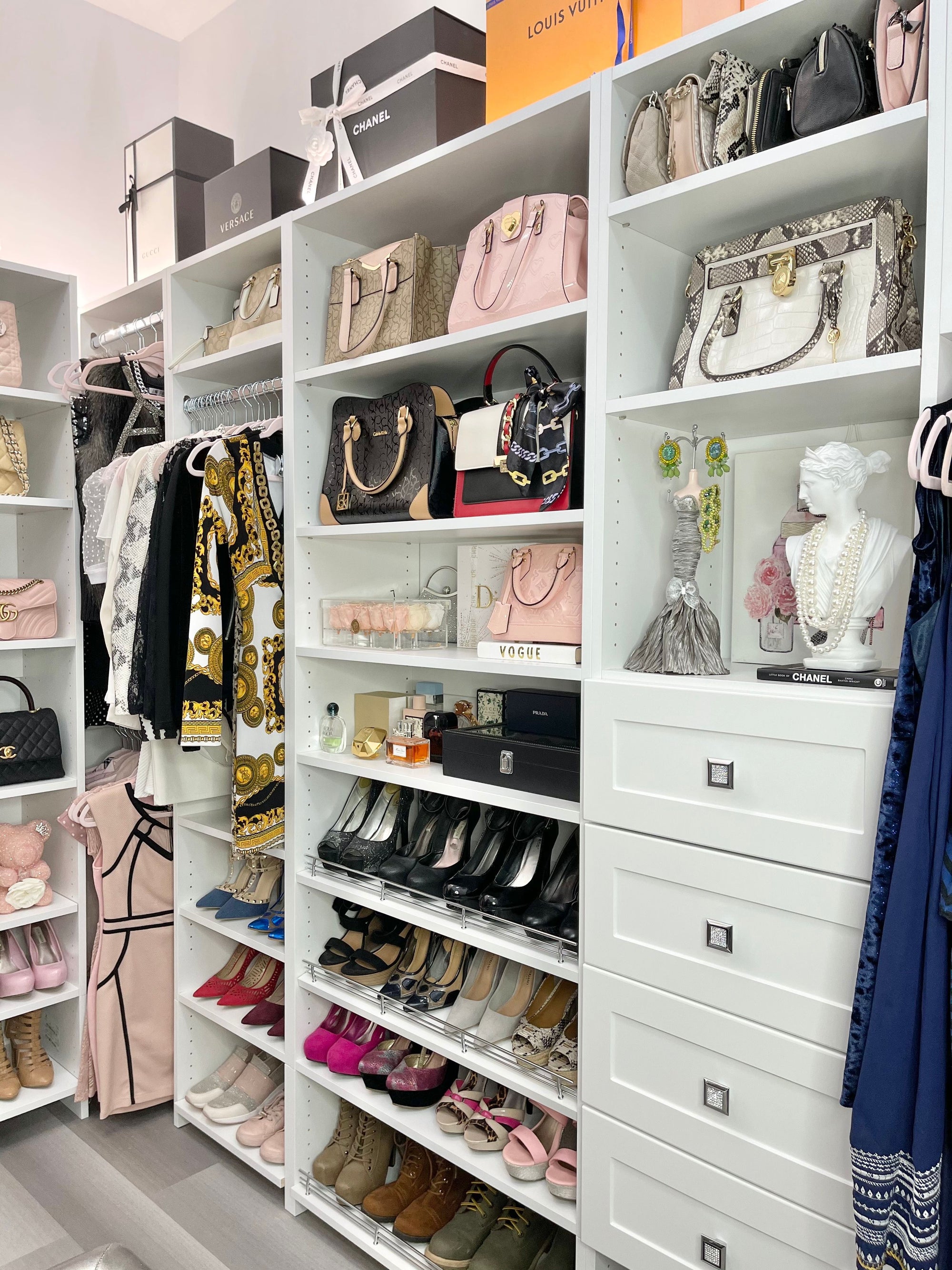 10 Secrets Only Professional Closet Organizers Know