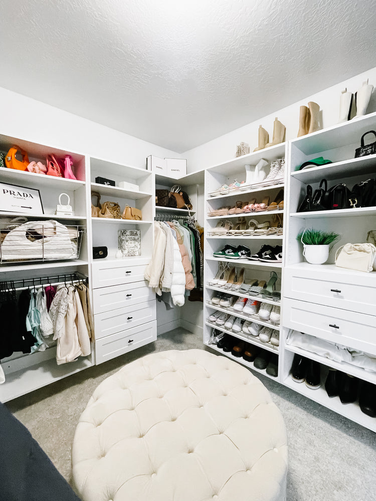 Customer photo of boutique-style large white Vista walk in